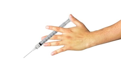 कोरोना वैक्सीन पंजीकरण को लेकर रूस के शीर्ष डॉक्टर ने स्वास्थ्य मंत्रालय छोड़ा