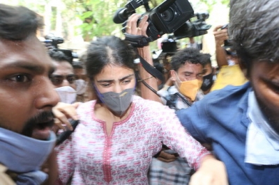 सुशांत मामले में एनसीबी ने रिया चक्रवर्ती को किया गिरफ्तार