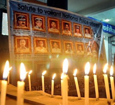 बॉलीवुड हस्तियों ने 26/11 के शहीदों को याद किया