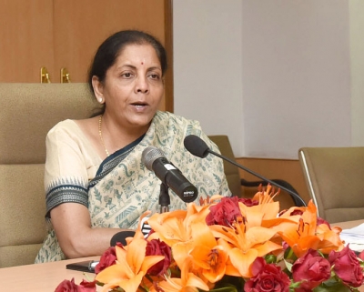 वित्त मंत्री ने सचिवों के साथ आत्मनिर्भर भारत के क्रियान्वयन की समीक्षा की