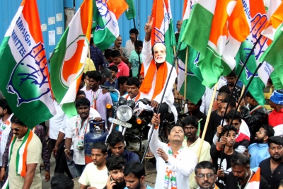भारत बंद के समर्थन में दिल्ली कांग्रेस का विरोध प्रदर्शन, रोका ट्रैफिक