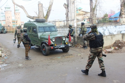 श्रीनगर मुठभेड़ में मारे गए तीन के आतंकियों संग जुड़े थे तार : जम्मू-कश्मीर पुलिस