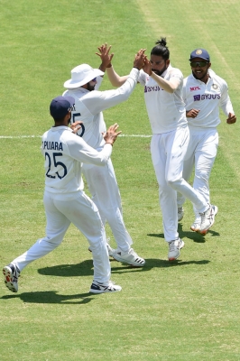 ब्रिस्बेन टेस्ट : भारत को मिला 328 रनों का लक्ष्य