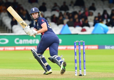 महिला क्रिकेट : स्काइवर के हरफनमौला प्रदर्श्न से इंग्लैंड ने न्यूजीलैंड को हराया (लीड-1)