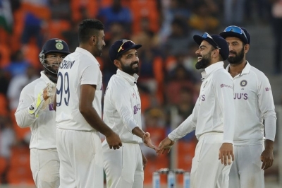 अहमदाबाद टेस्ट : इंग्लैंड की दूसरी पारी 81 रन पर ऑलआउट, भारत को 49 रन का लक्ष्य