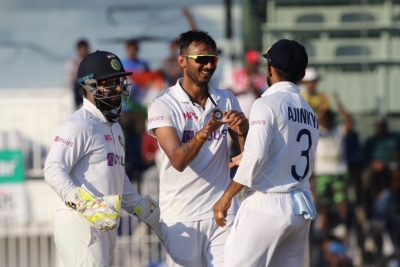 अहमदाबाद टेस्ट (डिनर रिपोर्ट): अक्षर का पंजा, भारत जीत से 38 रन दूर (लीड-3)