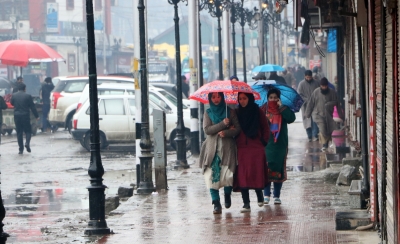 जम्मू-कश्मीर में बारिश, मौसम में सुधार की संभावना