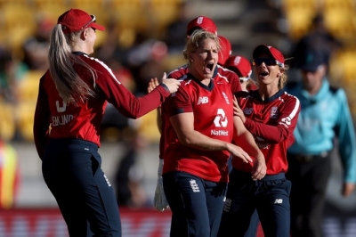 महिला क्रिकेट : इंग्लैंड ने न्यूजीलैंड को हराकर किया क्लीन स्वीप