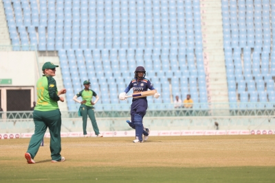 महिला क्रिकेट : भारत ने द.अफ्रीका को दिया 159 रनों का लक्ष्य (लीड-1)