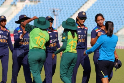 महिला क्रिकेट : मंधाना और राउत चमकीं, भारत ने द. अफ्रीका को 9 विकेट से हाराया (लीड-1)