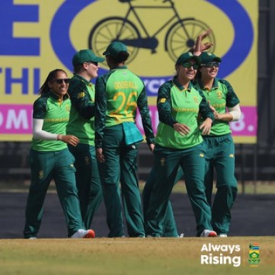 महिला क्रिकेट : ली और वोल्वार्ट की पारी से द. अफ्रीका जीता (लीड-1)