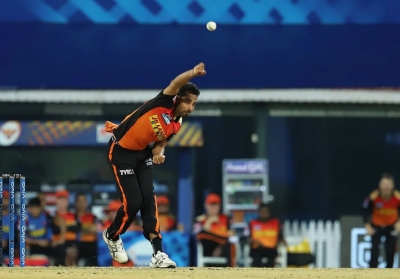 आईपीएल 14 : हैदराबाद की कसी हुई गेंदबाजी ने मुंबई को 150 रन पर रोका (लीड-2)