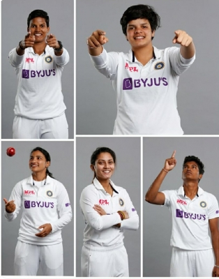 महिला क्रिकेट : इंग्लैंड ने चुनी बल्लेबाजी, भारत की ओर से पांच खिलाड़ी कर रहे डेब्यू (लीड-1)