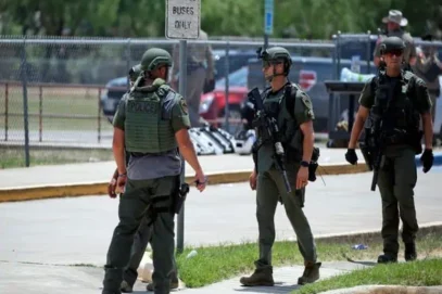 अमेरिका: टेक्सास के स्कूल में गोलीबारी में 18 बच्चे, 3 वयस्क मारे गए