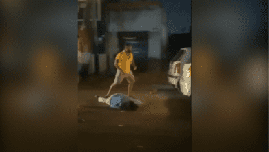 वीडियो: गाजियाबाद में ईंट से कुचला गया शख्स का सिर